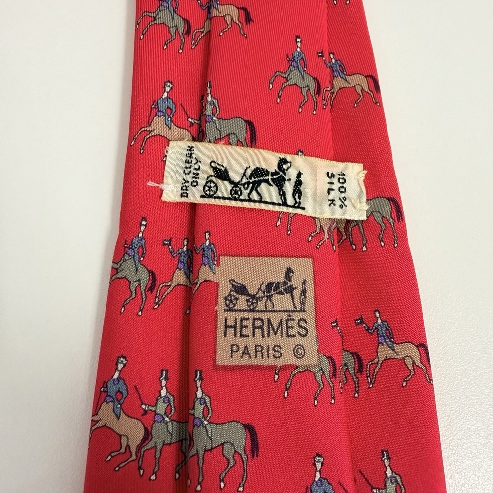 Hermes Men's Tie Equestrian Horses Red Satin Silk 7225 UA 3" (W) x 56" (L) guc